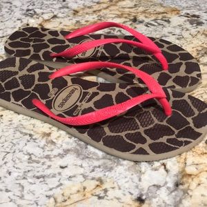 Havaianas Neon Pink and Giraffe - USA 7/8W